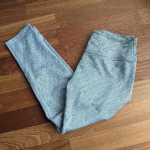 Beyond Yoga grey cropped leggings S